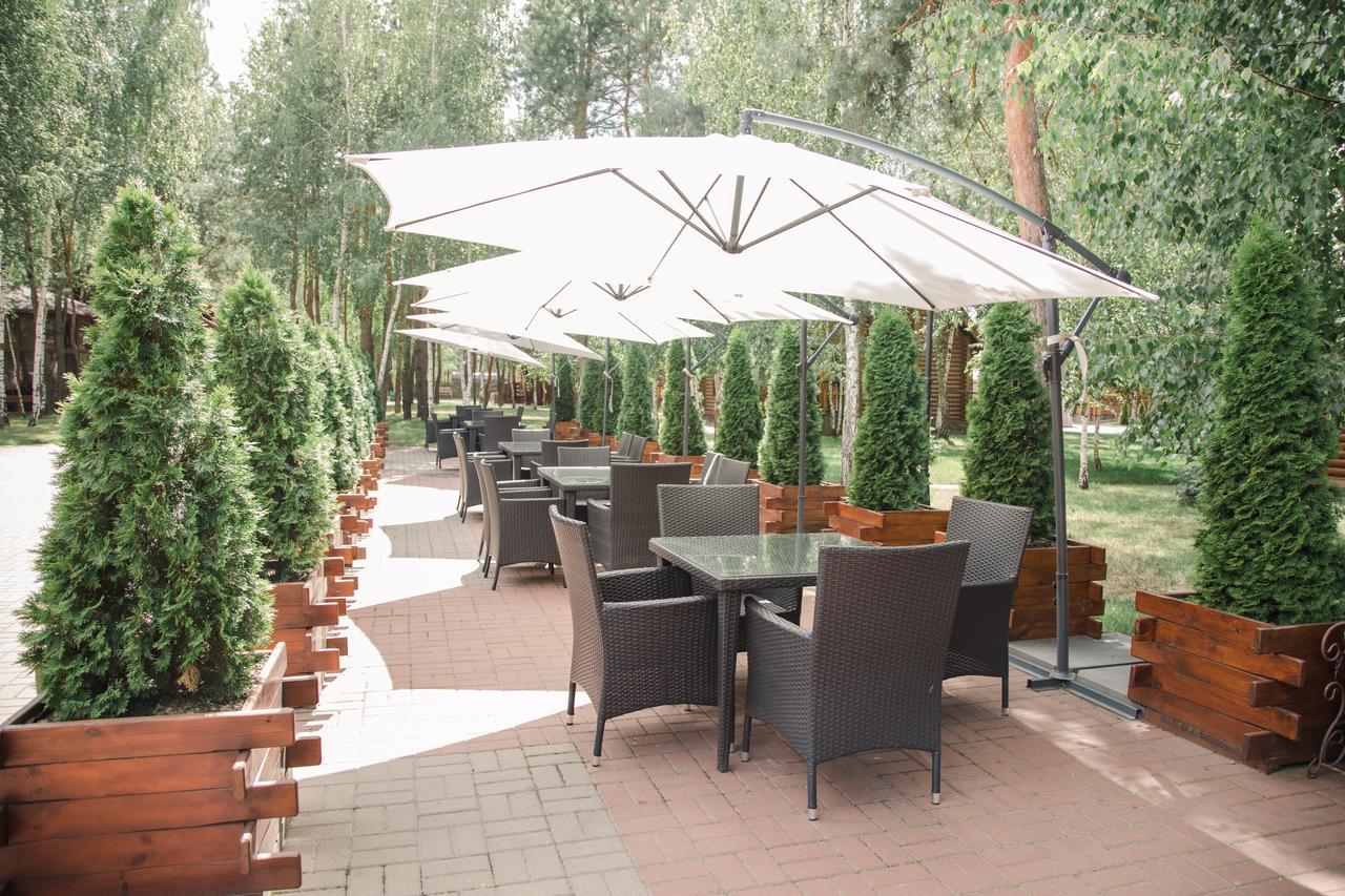 Загородный Отельно-Ресторанный Комплекс "Четыре Сезона" Filippovichi Exterior foto